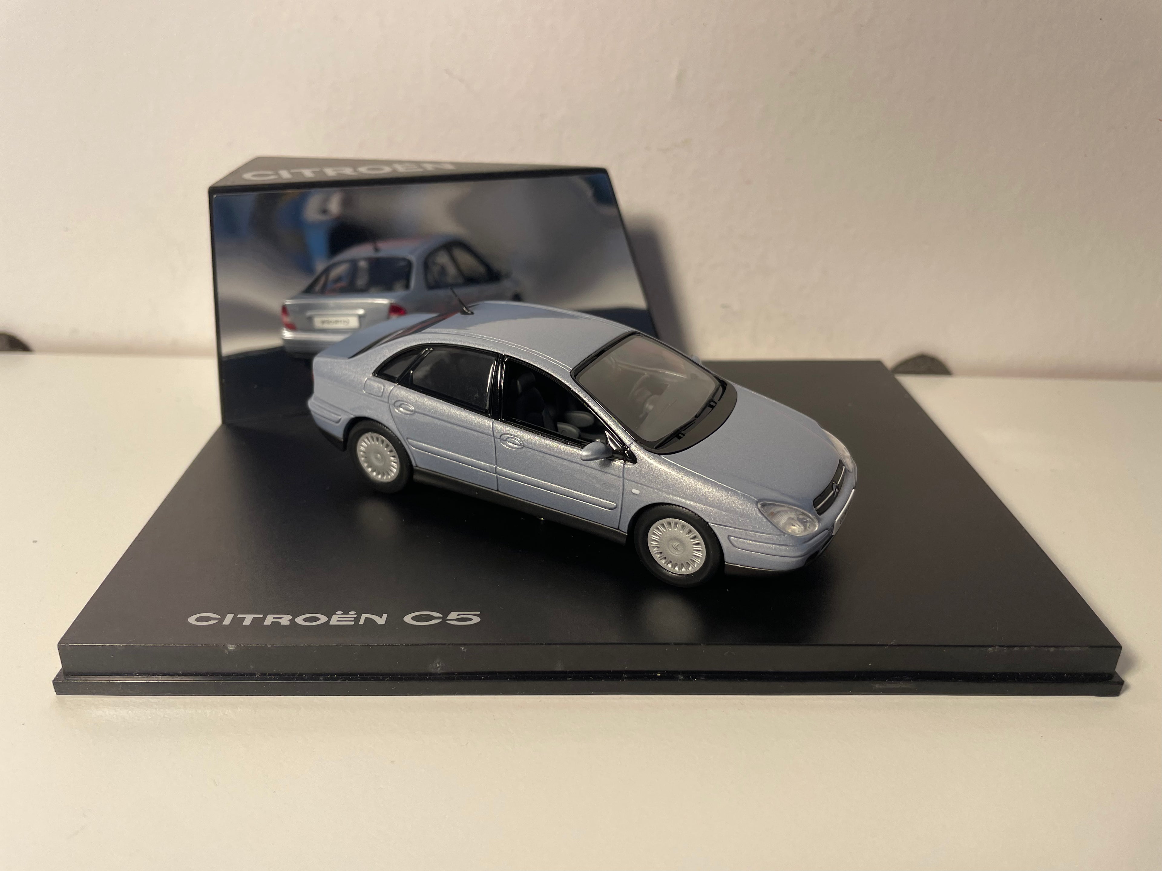 Citroën C5 grijs-blauw? - NOREV (rechthoekige doosset)