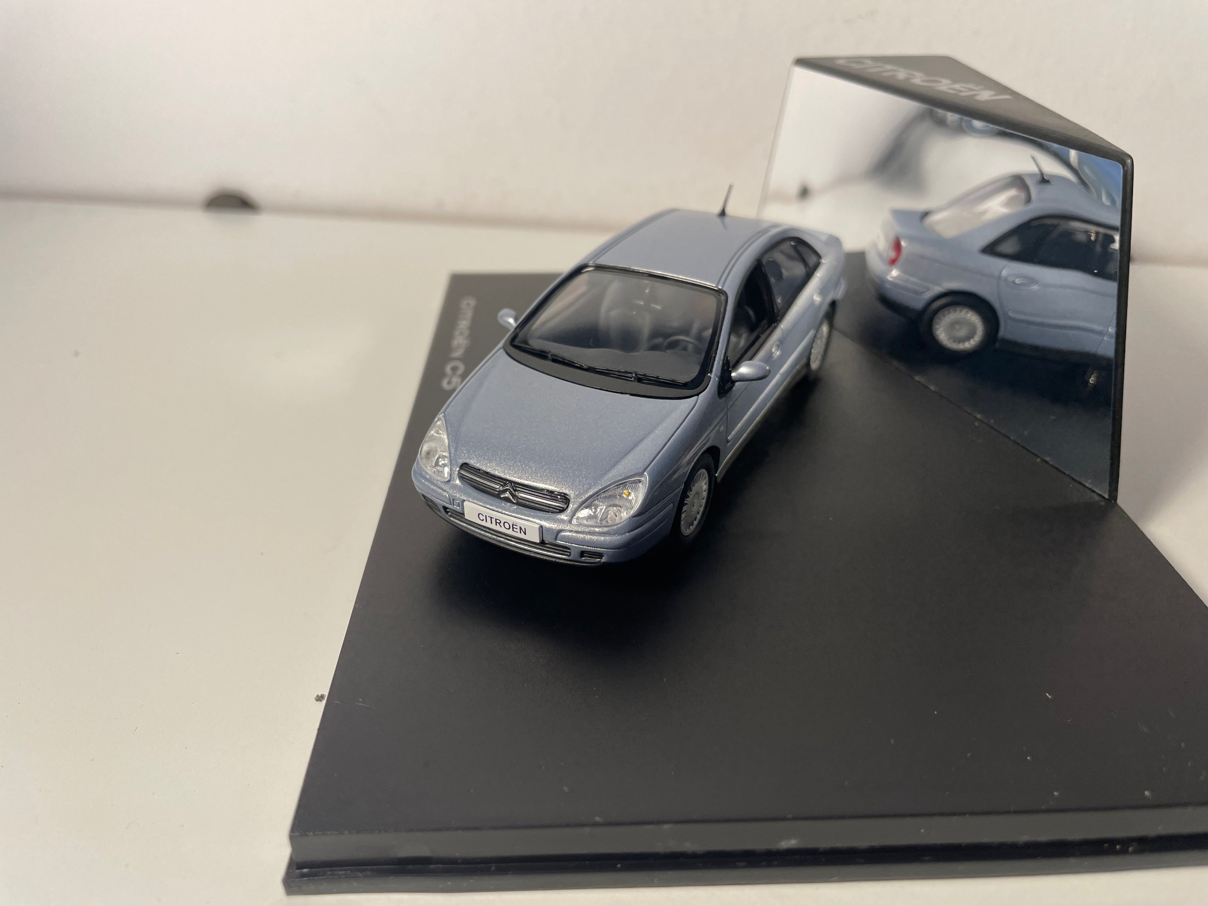 Citroën C5 grijs-blauw? - NOREV (rechthoekige doosset)