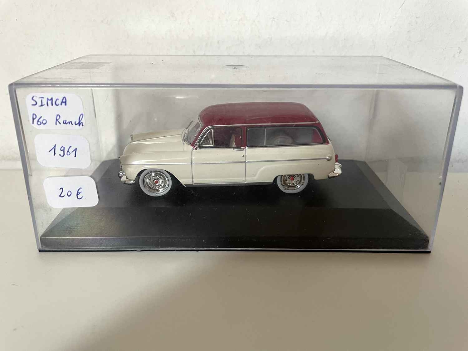 Beige Simca P60 with burgundy roof from 1961 (car added to a base)