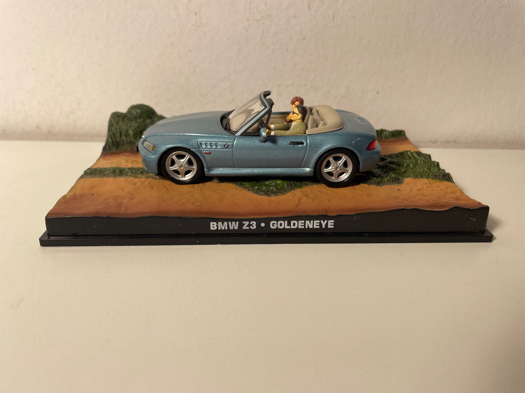 BMW Z3 azul - JAMES BOND - GOLDENEYE - (falta un retrovisor)