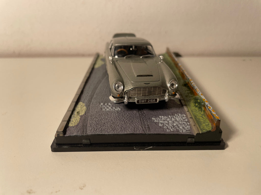 Aston Martin DB5 Grau - JAMES BOND - OPERATION TONNERRE (Thunderball) - FEHLT EIN SPIEGEL