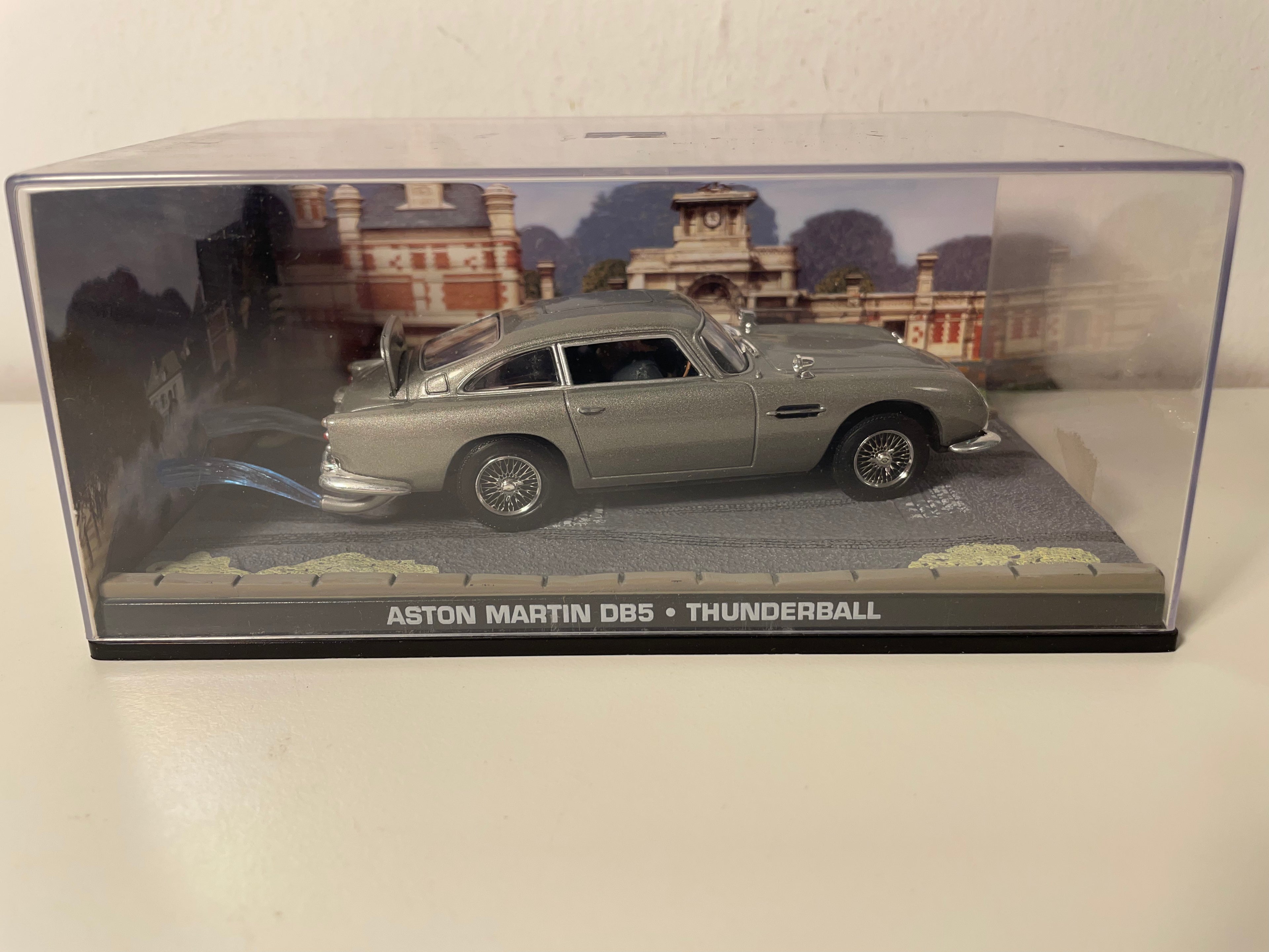 Aston Martin DB5 grau - JAMES BOND - OPERATION TONNERRE (Thunderball) - MÄNSCHT ENG RETRO