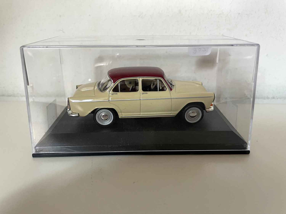Simca P60 beige con techo burdeos de 1960