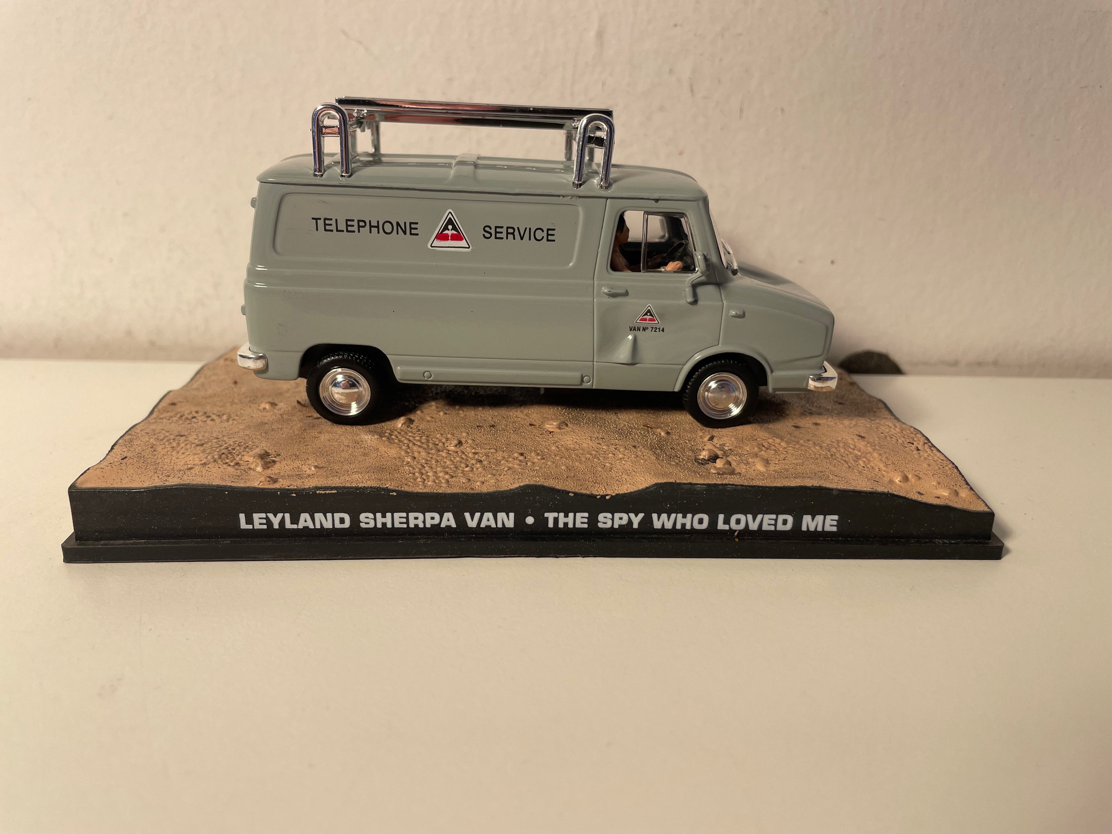 Furgone Leyland Sherpa grigio - JAMES BOND - L'ESPION QUI M'AIMAIT (La spia che mi amava)