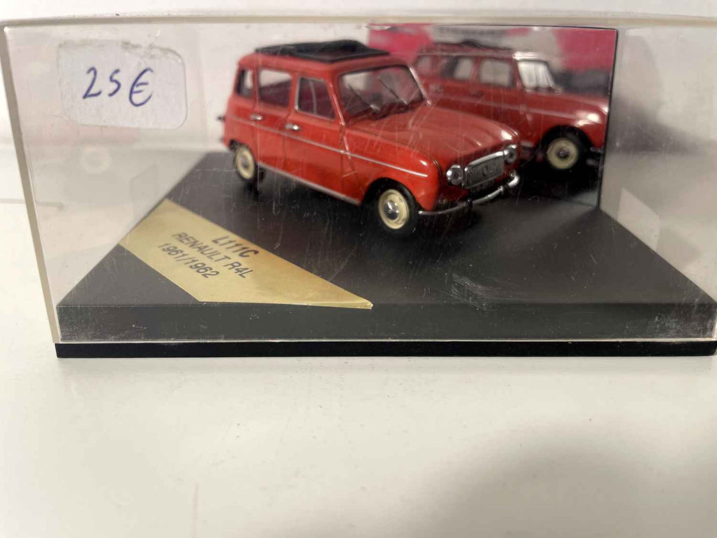 Renault 4L color arancione del 1961/1962 - Vitesse riferimento L111C (scatola quadrata)