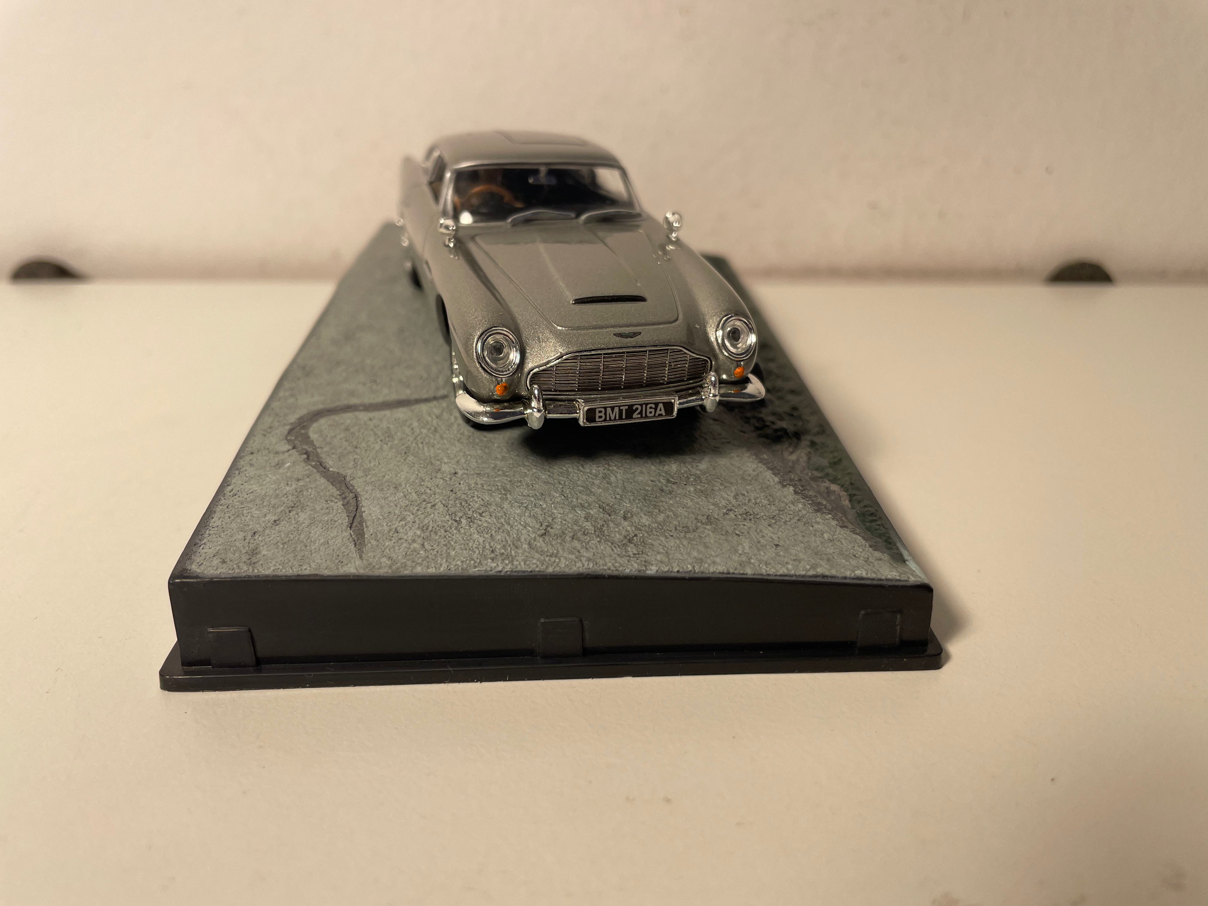 Aston Martin DB5 gris (techo completo) - JAMES BOND - GOLDFINGER