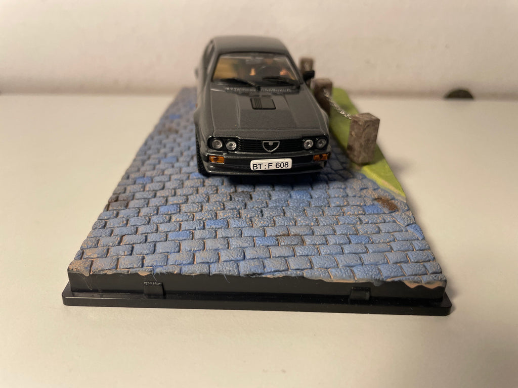 Alfa Romeo GTV6 gray - JAMES BOND - OCTOPUSSY