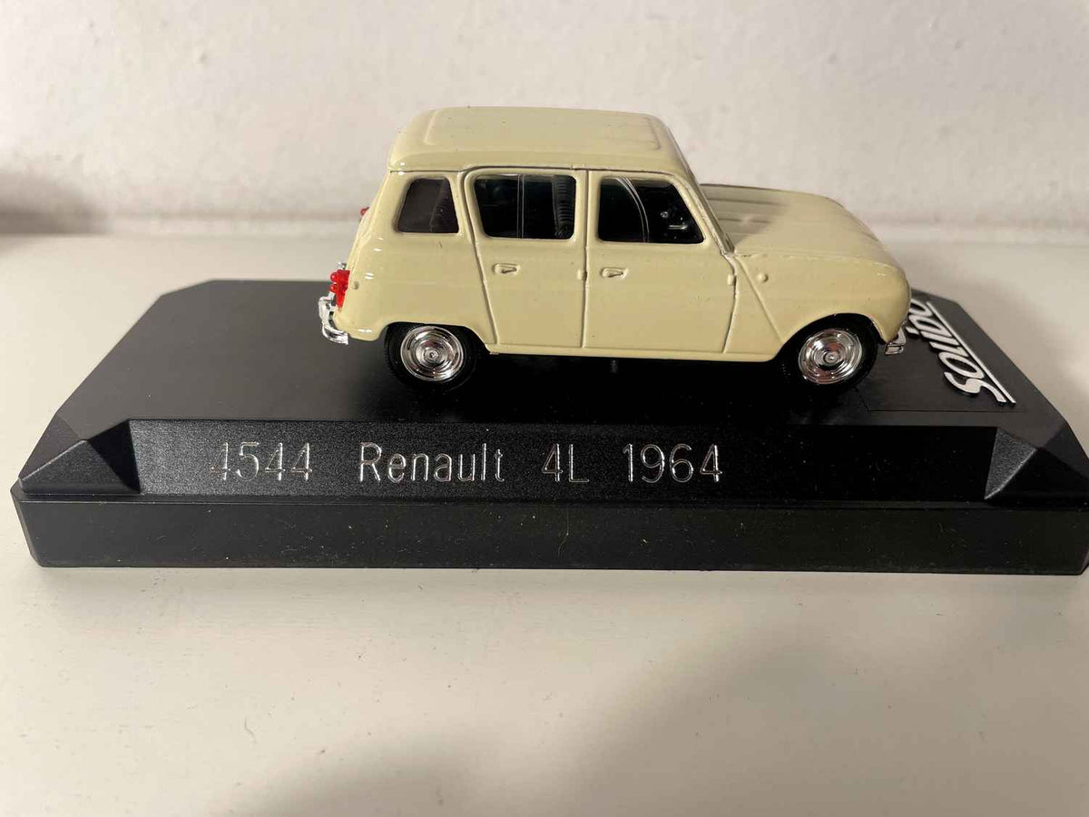 Renault 4L beige de 1964 - Solido référence 4544