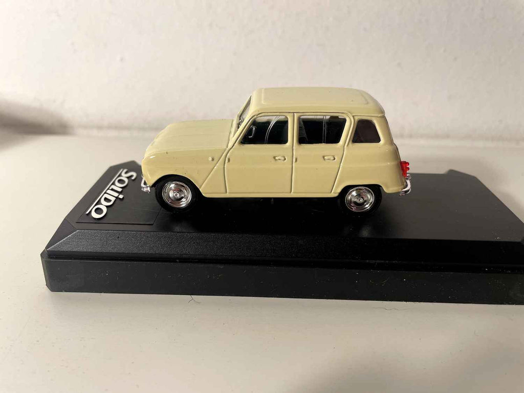 Renault 4L beige de 1964 - Solido référence 4544