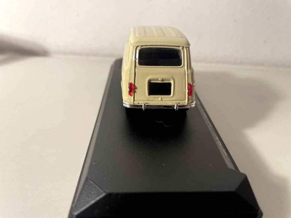Renault 4L beige de 1964 - Solido référence 4544