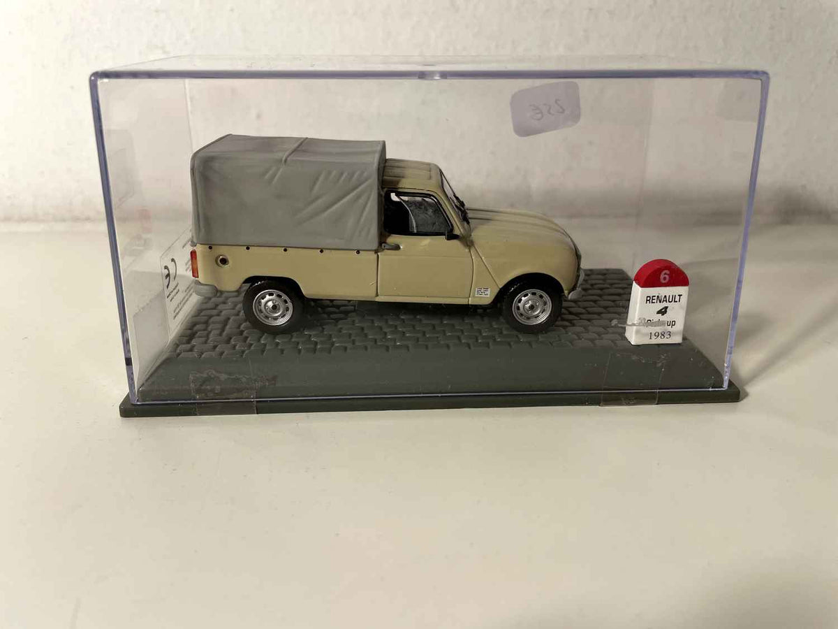 Renault 4 pick-up beige et bâche grise de 1983