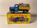 Camion Cisternas Bedford KD Azul e Amarelo com Tanque Cinza - Matchbox Referência Y-63