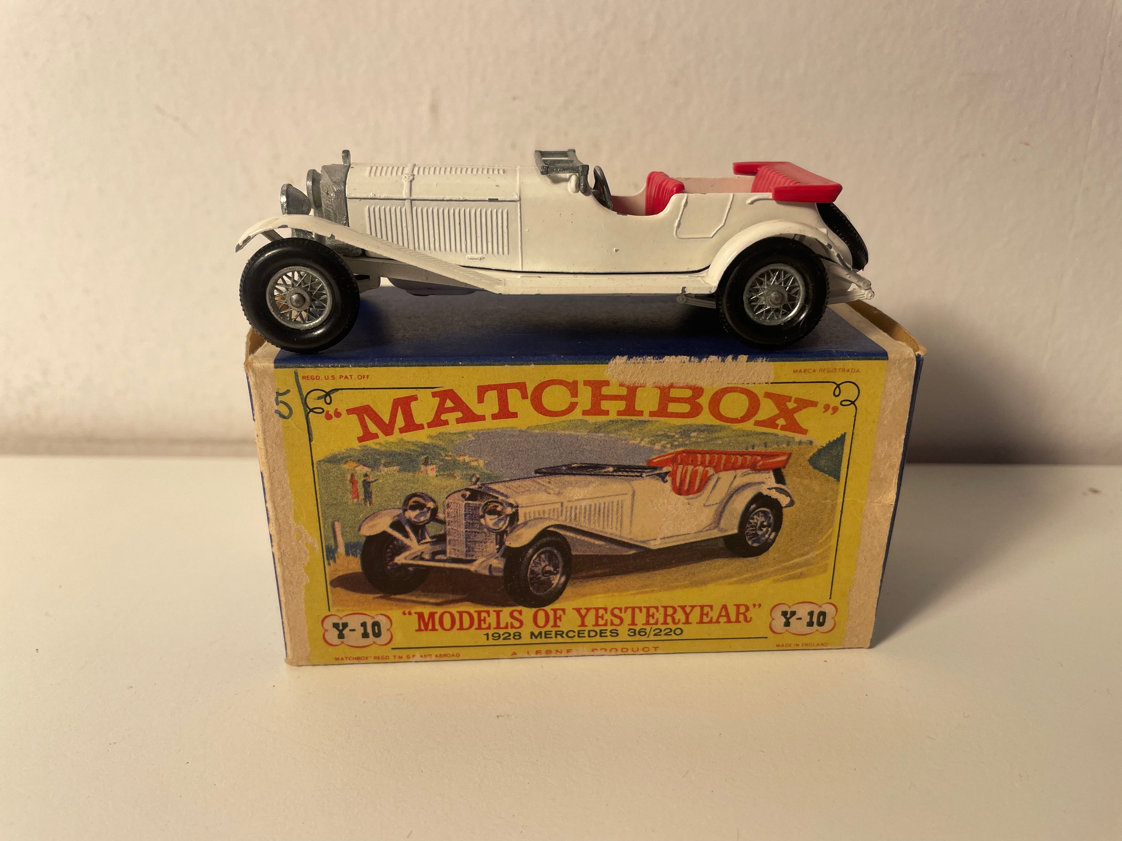 Mercedes 36/220 wäiss (gebroken wäiss) vu 1928 - MATCHBOX Referenz Y-10 (produktioun an England)