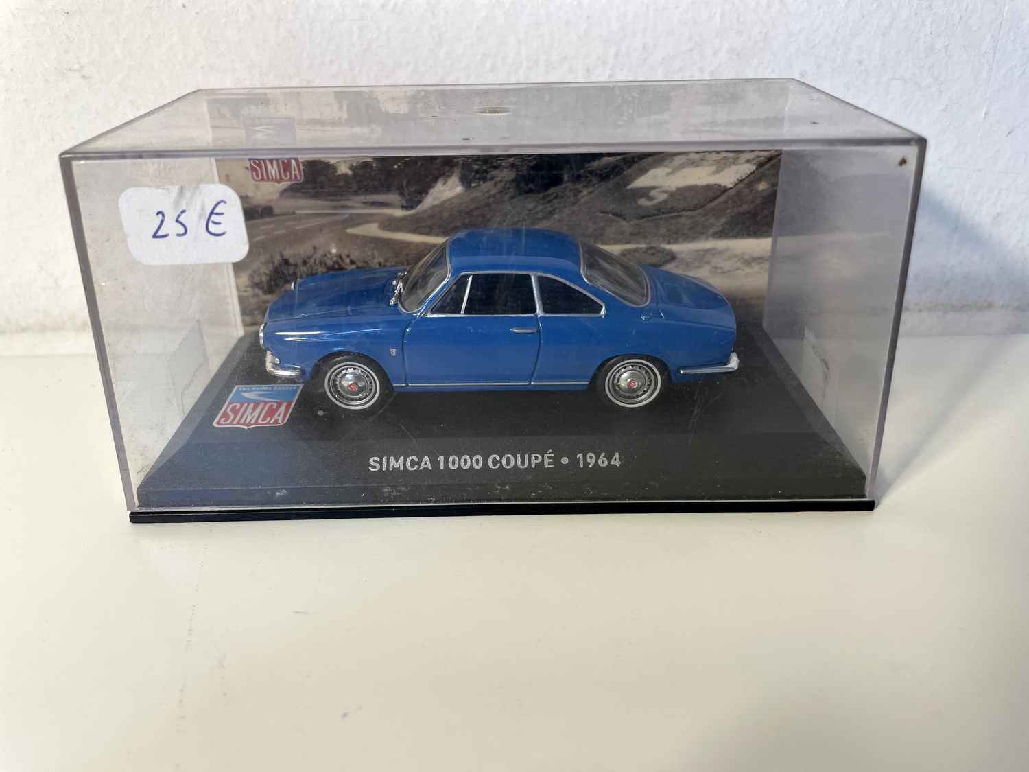 SIMCA 1000 coupé azul de 1964