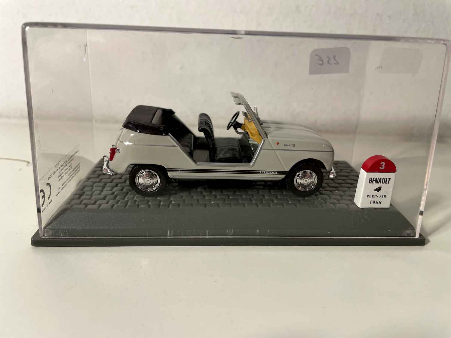 Renault 4 grigia scoperta del 1968