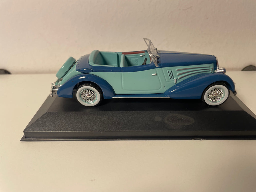 Lancia Astura Pininfarina blou an gréng vu 1934