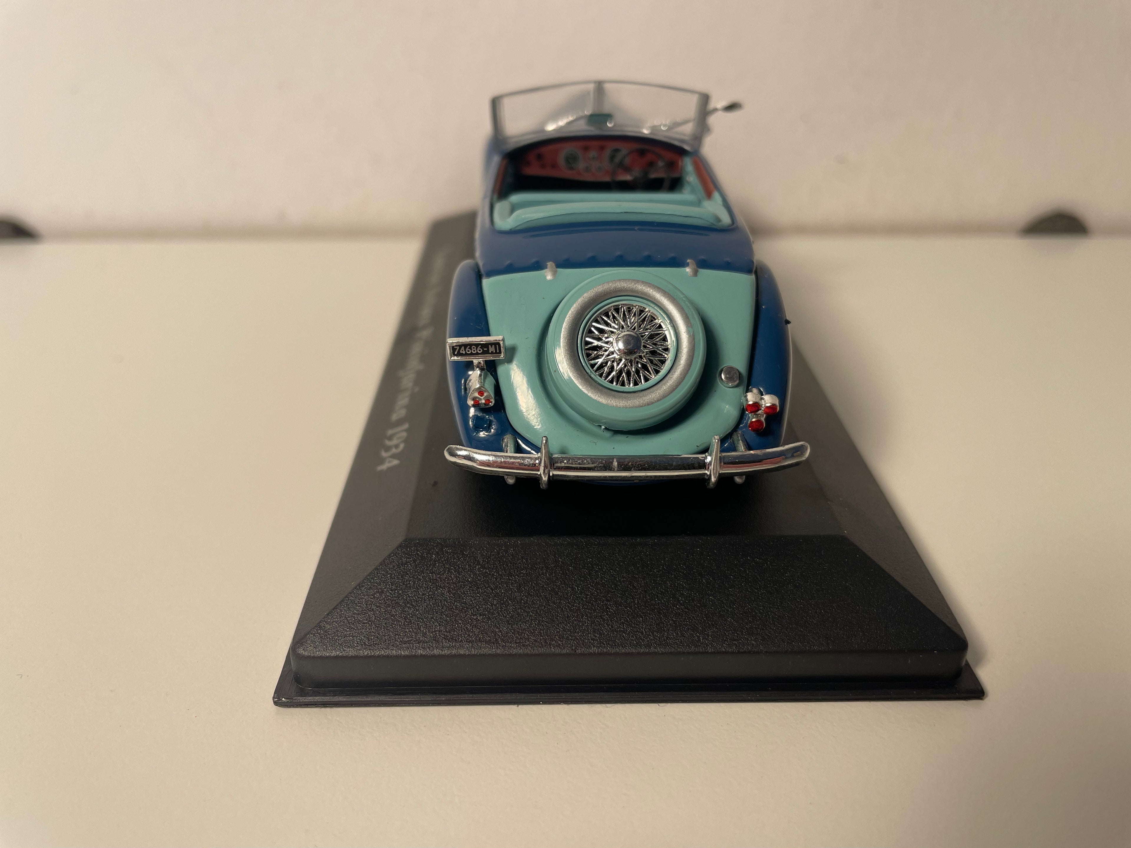 1934 Blaue und Grüne Lancia Astura Pininfarina