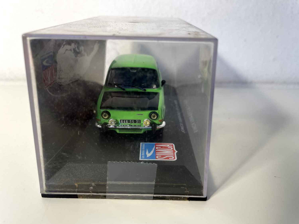Gréng a schwaarz SIMCA 1000 Rallye 2 vun 1976