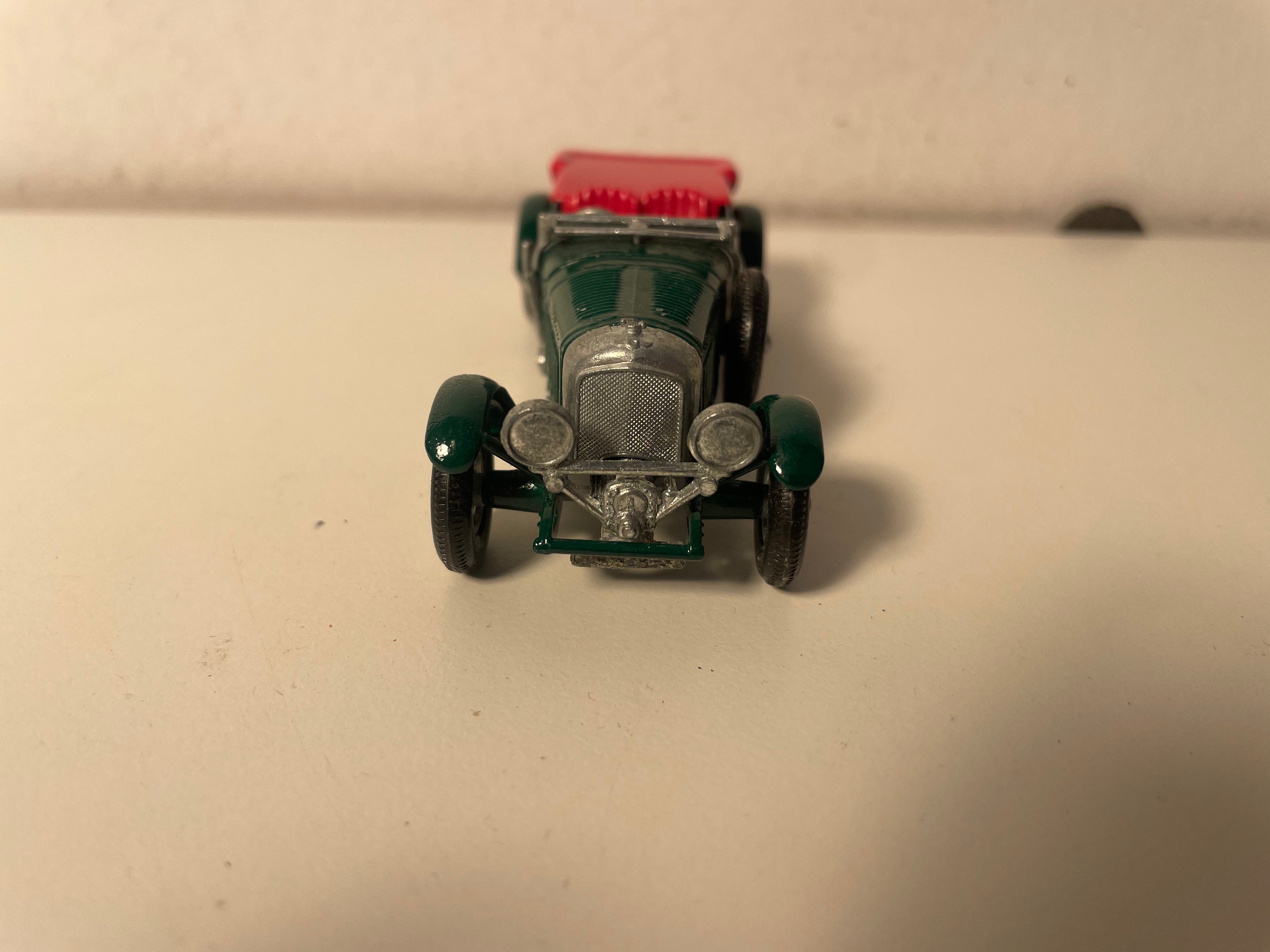 Bentley 4-1/2 litre verte numéro 5 de 1929 (avec sièges rouges) - MATCHBOX (fabrication en Angleterre) -PAS DE BOITE EN CARTON