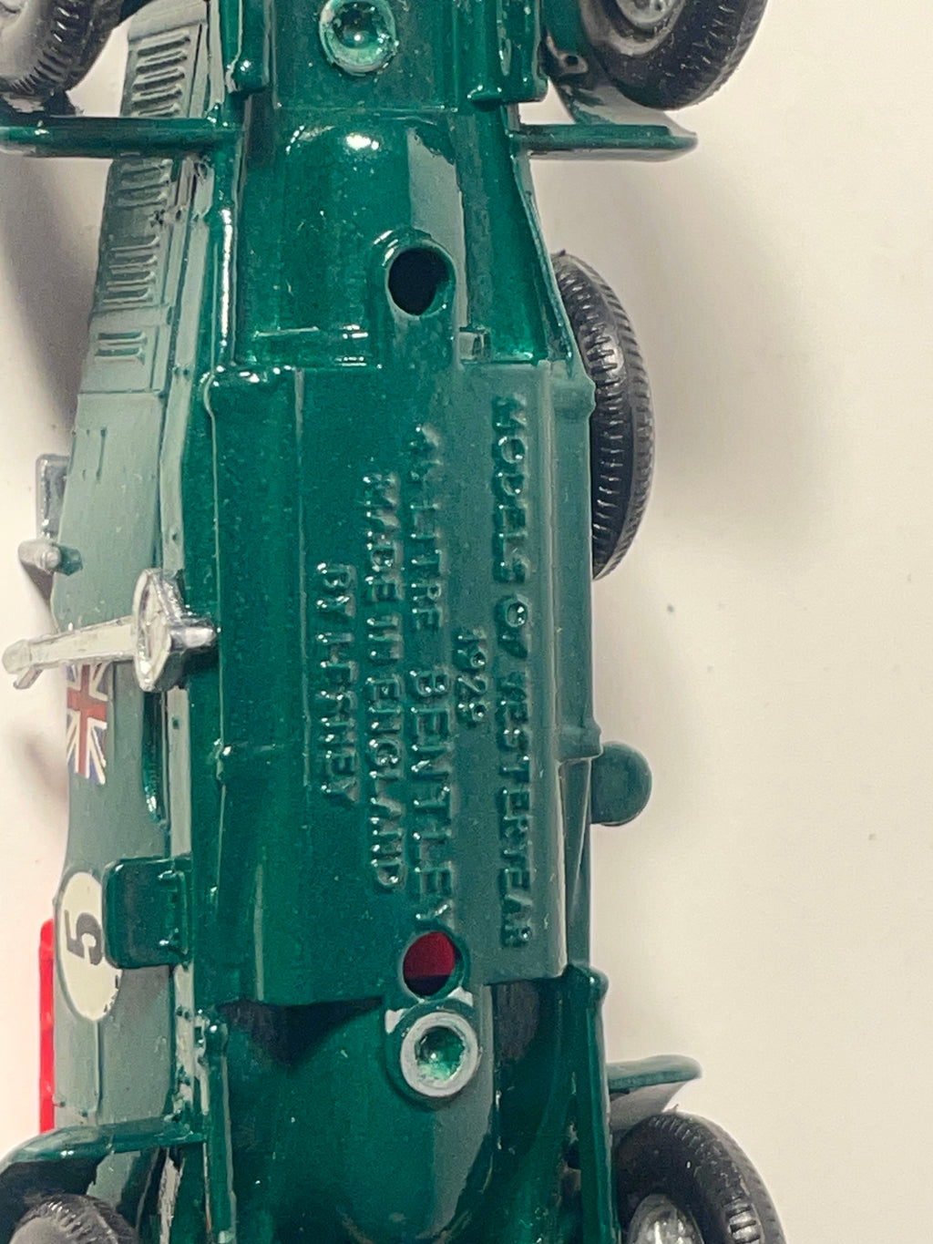 Bentley 4-1/2 litre verte numéro 5 de 1929 (avec sièges rouges) - MATCHBOX (fabrication en Angleterre) -PAS DE BOITE EN CARTON