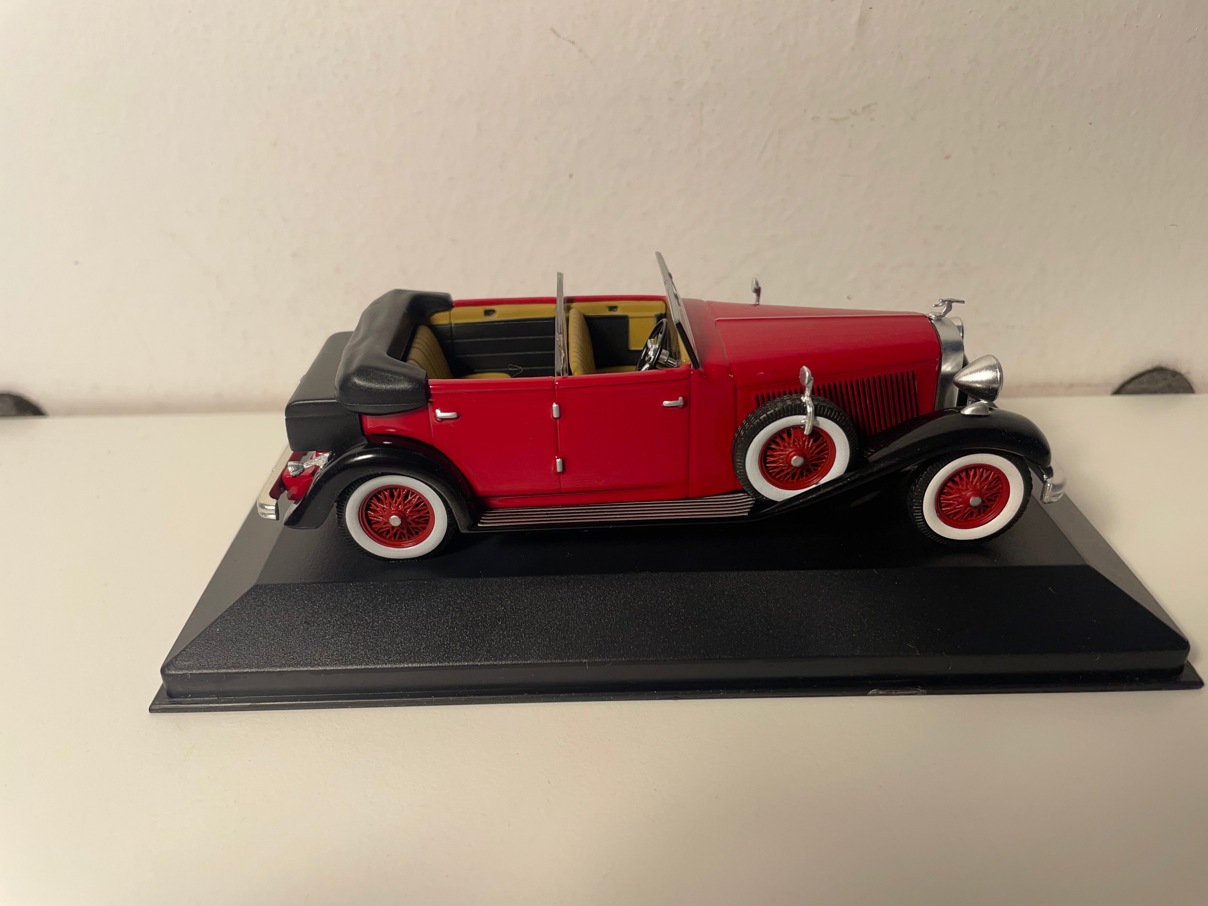 Hispano-Suiza H6C rot aus 1934