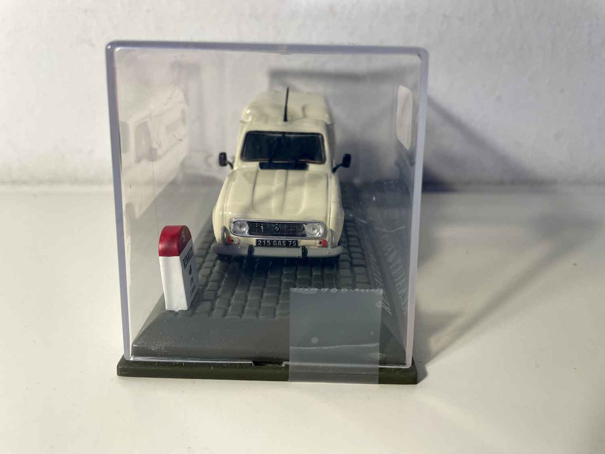 Renault 4F6 beige INTERFLORA de 1986