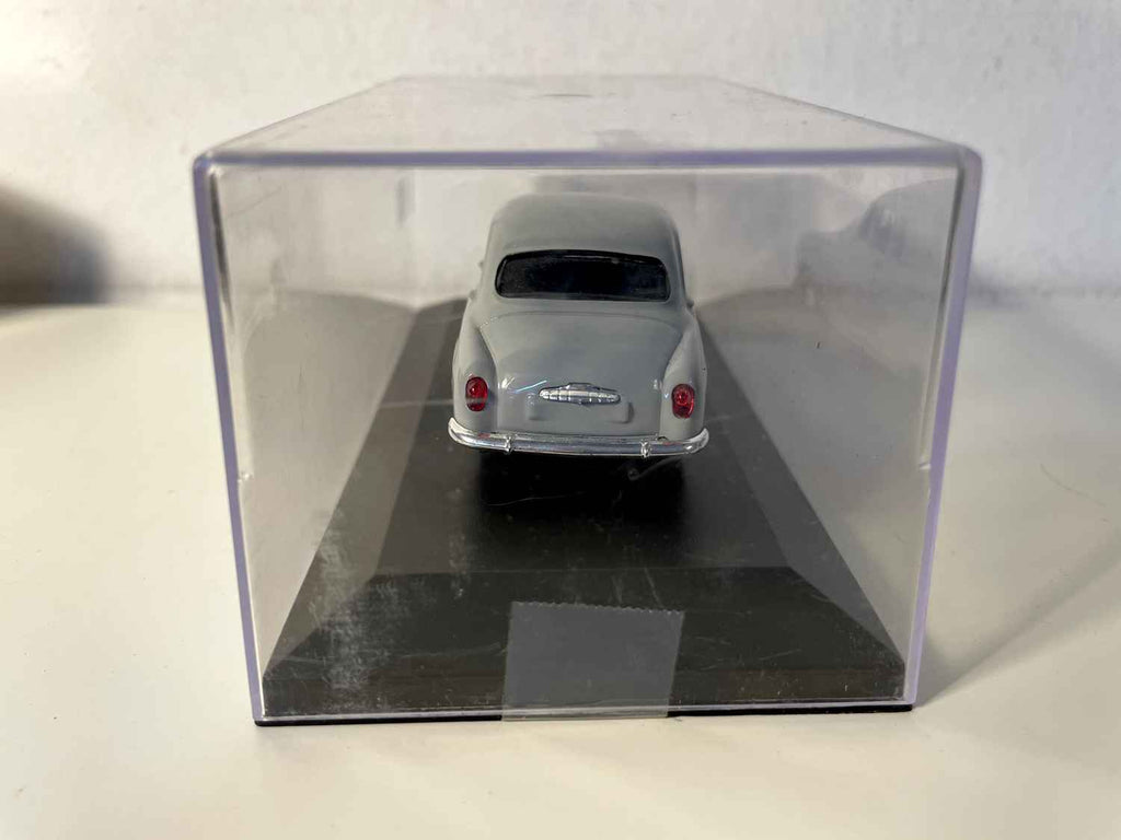 Simca Aronde grise de 1954 (boite plexi)