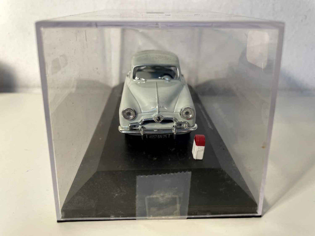 1952 gro Simca Aronde (mat Terminal um Fouss)