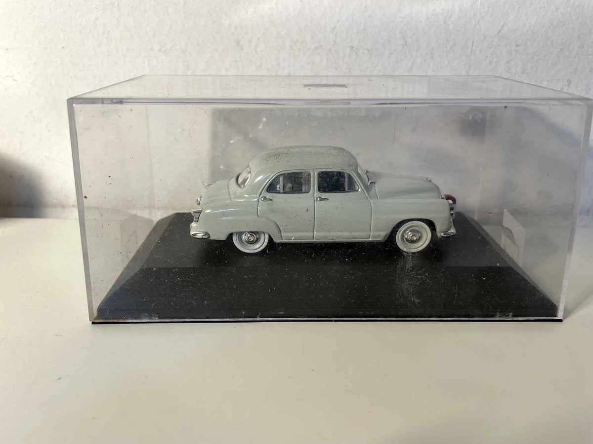 1952 gro Simca Aronde (mat Terminal um Fouss)