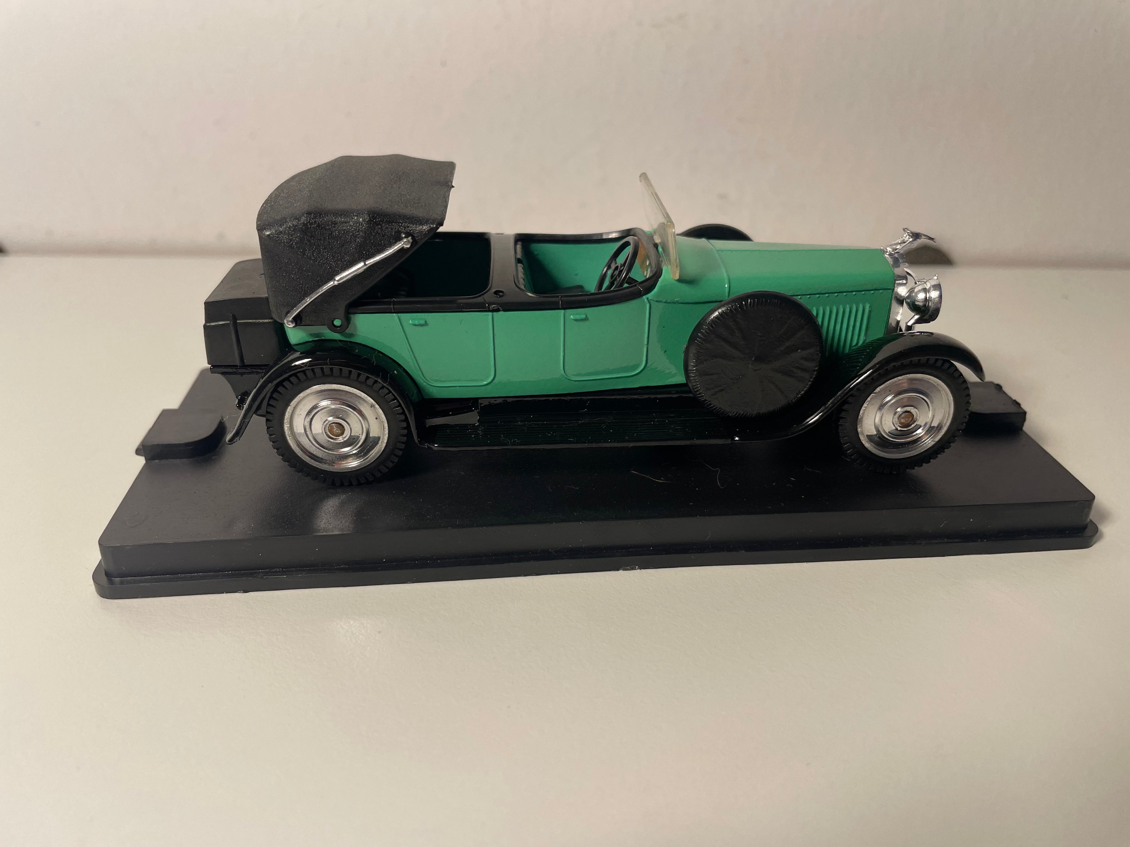 Hispano-Suiza H6B Torpédo verte de 1926 - Solido