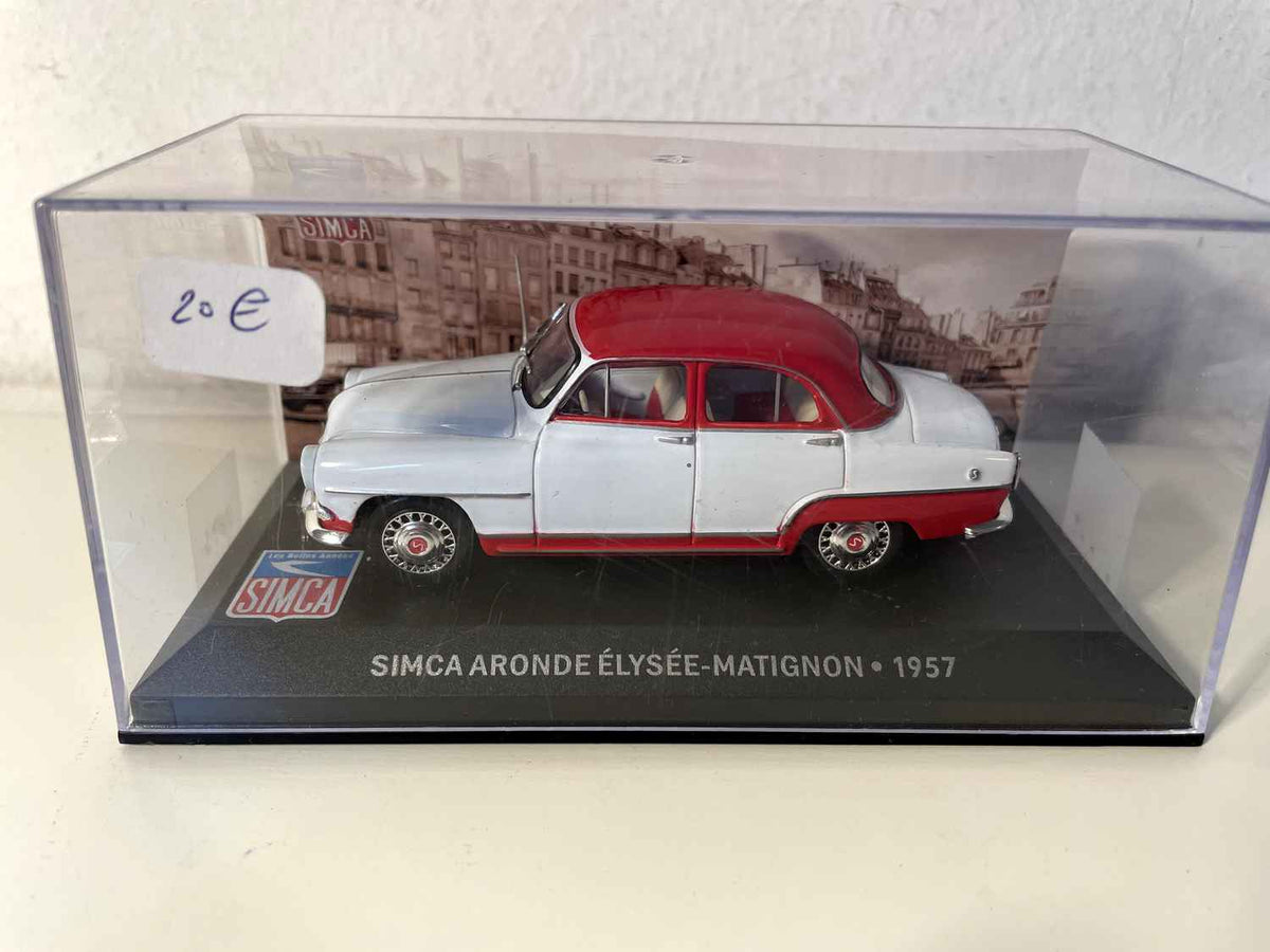 1957 Simca Aronde Elysée-Matignon a hellblo mat rouden Daach