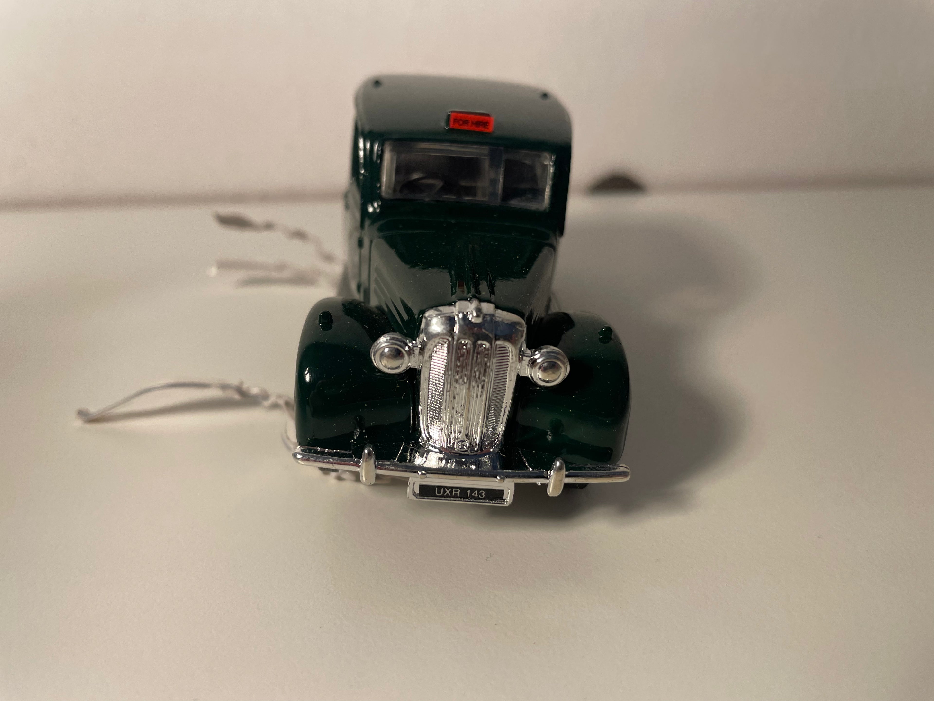 Austin FX 3 dunkelgrünes London TAXI (England) - ERTL Kollektion