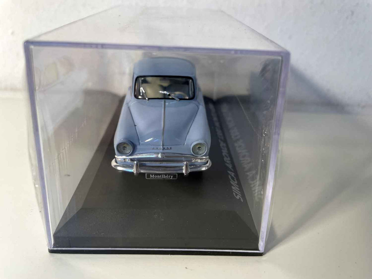 SIMCA Aronde 1300 Montlhéry Himmelblau