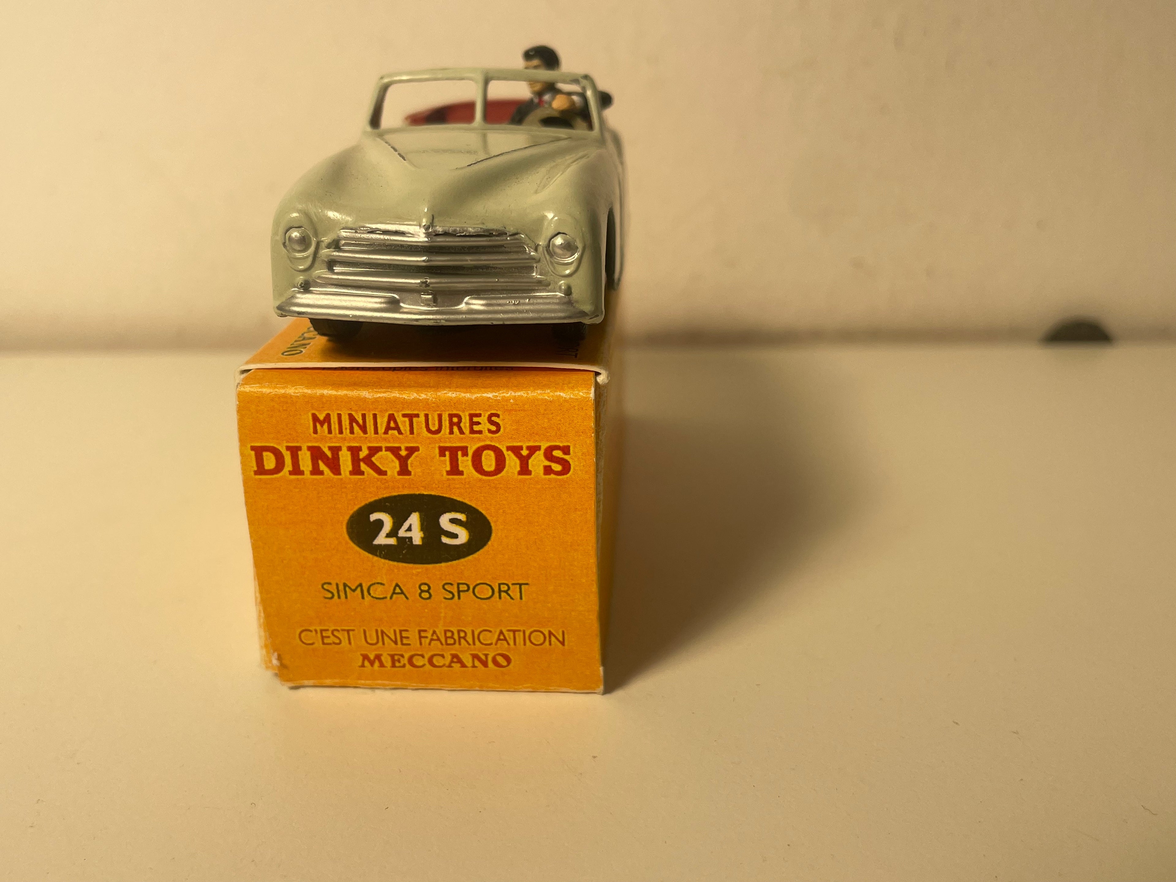Simca 8 sport bege / beige ?? - DINKY-TOYS / MECCANO (fabricado na França)