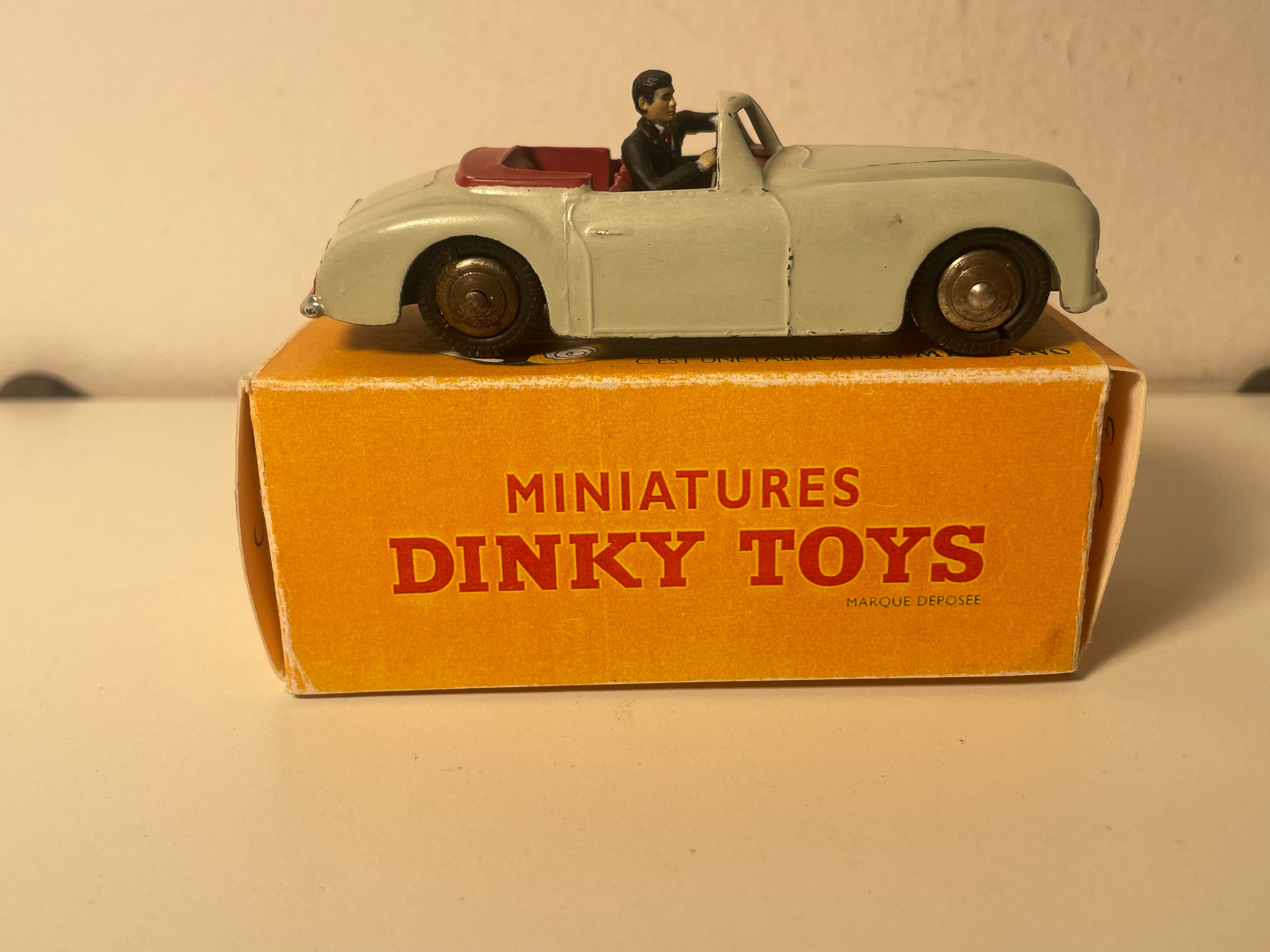 Simca 8 sport bege / beige ?? - DINKY-TOYS / MECCANO (fabricado na França)