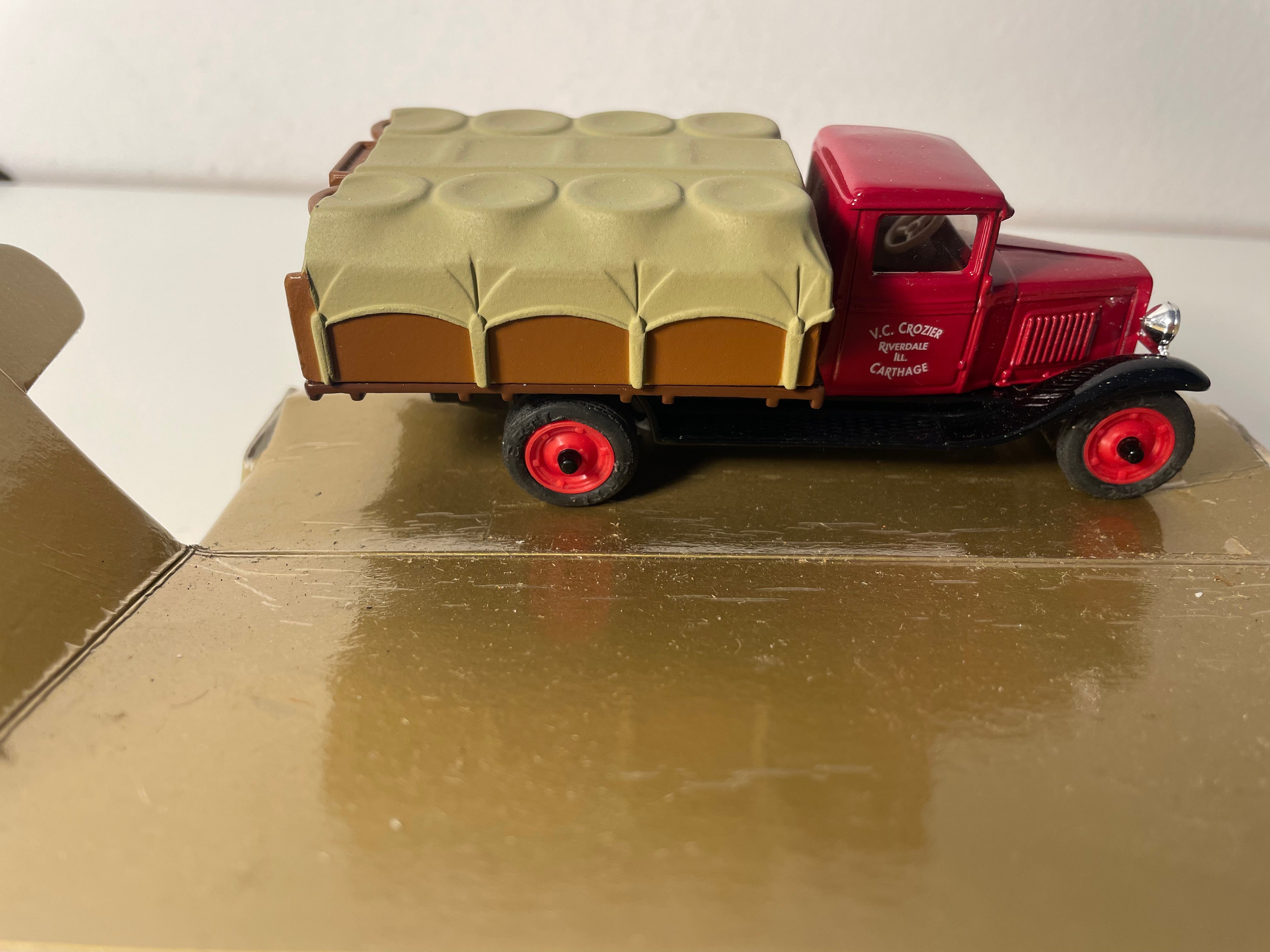 Camion Chevrolet Chevy Truck bâché modèle T (30 Chevy Truck) - collection ERTL