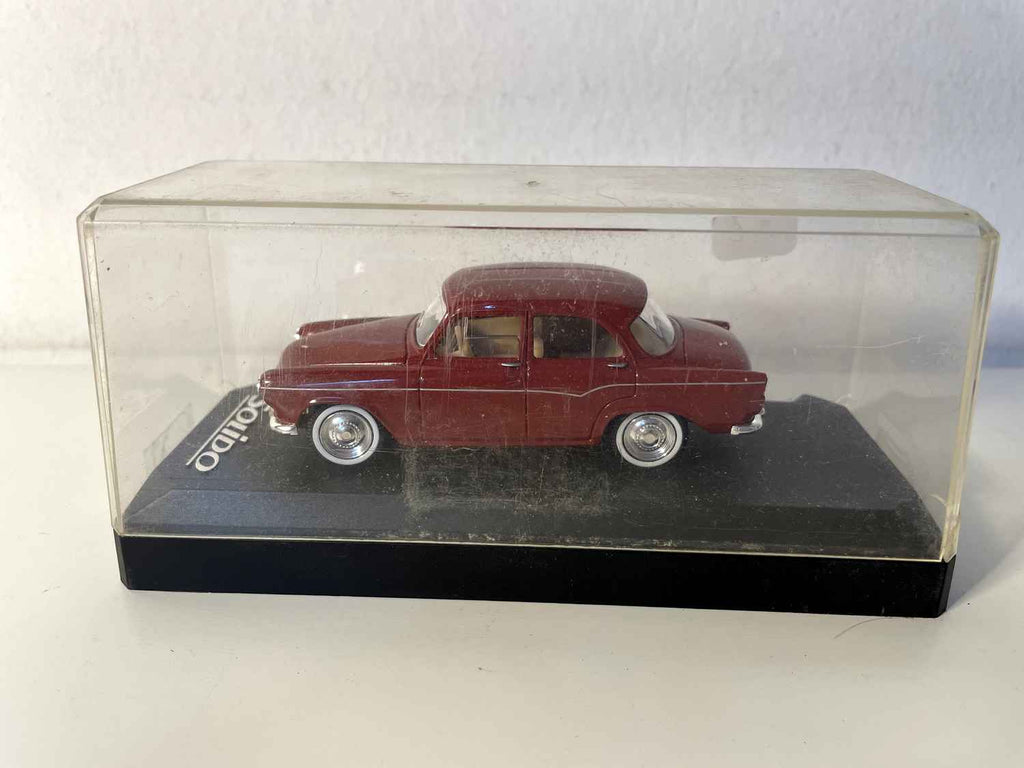 Simca Aronde P60 brong? (Solido Referenz 4595)