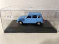 Renault 4L hemelsblauw (auto toegevoegd op een sokkel)
