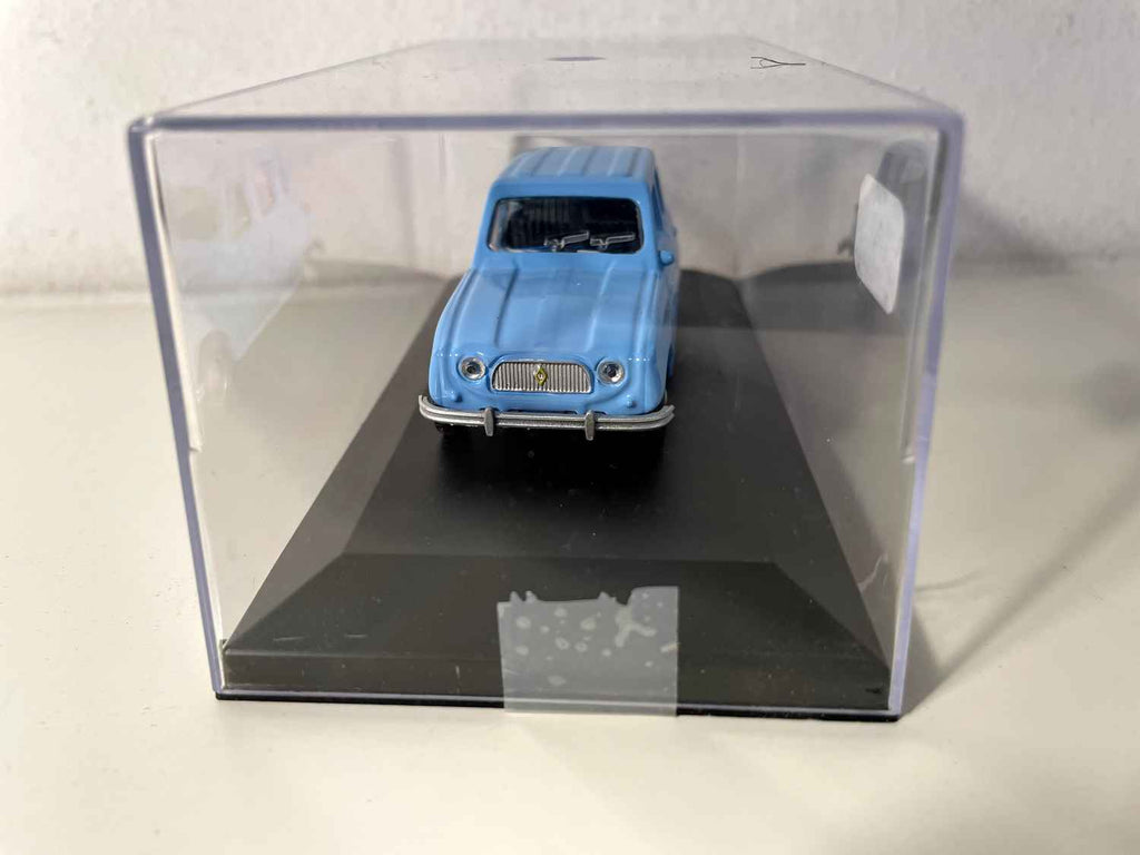 Renault 4L hemelsblauw (auto toegevoegd op een sokkel)
