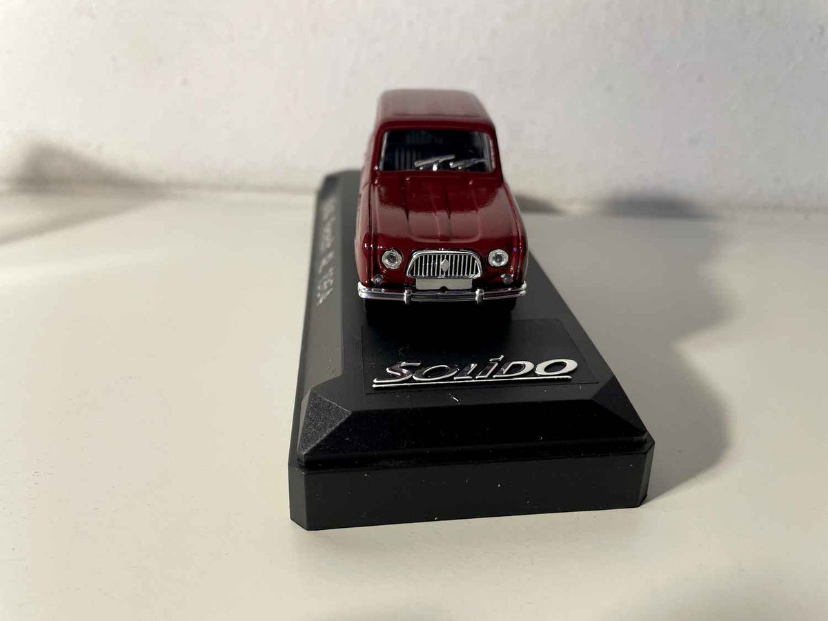 Renault 4L marron de 1964 - Solido référence 4544