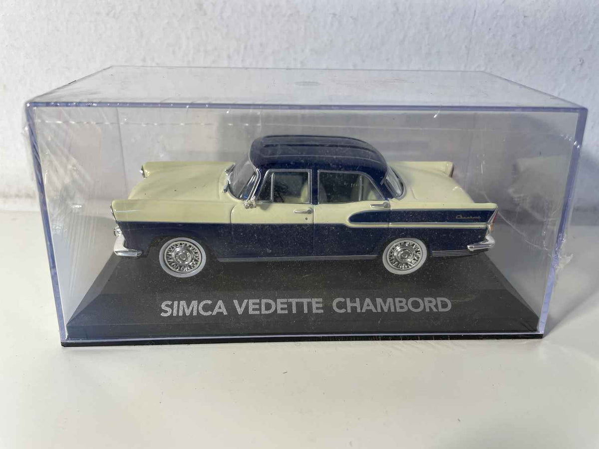 SIMCA Vedette Chambord beige y azul oscuro