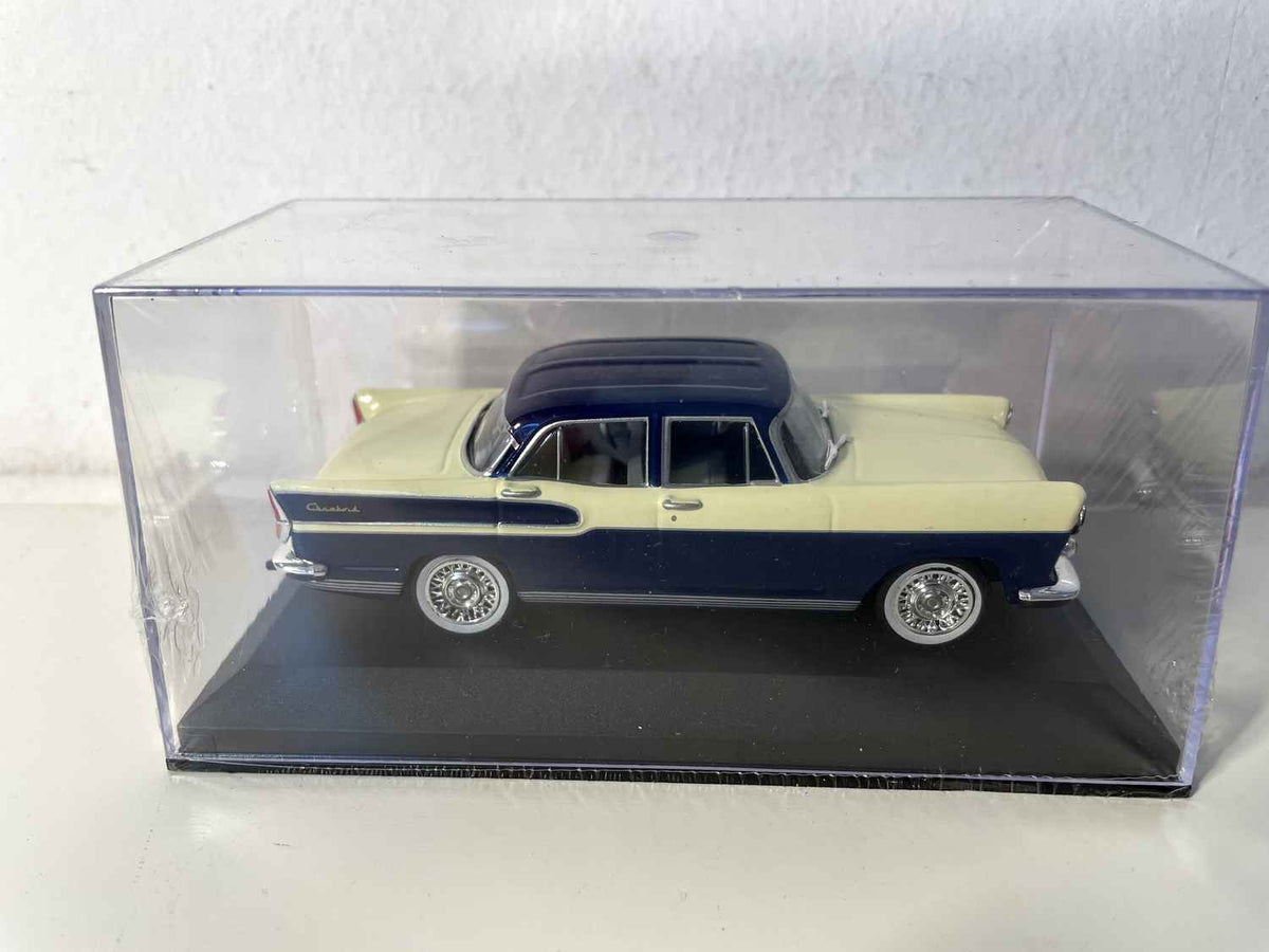 SIMCA Vedette Chambord beige y azul oscuro