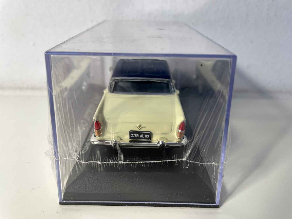 SIMCA Vedette Chambord beige y azul oscuro