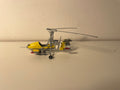 Gelber Gyrocopter - JAMES BOND - MAN LEBT NUR ZWEIMAL