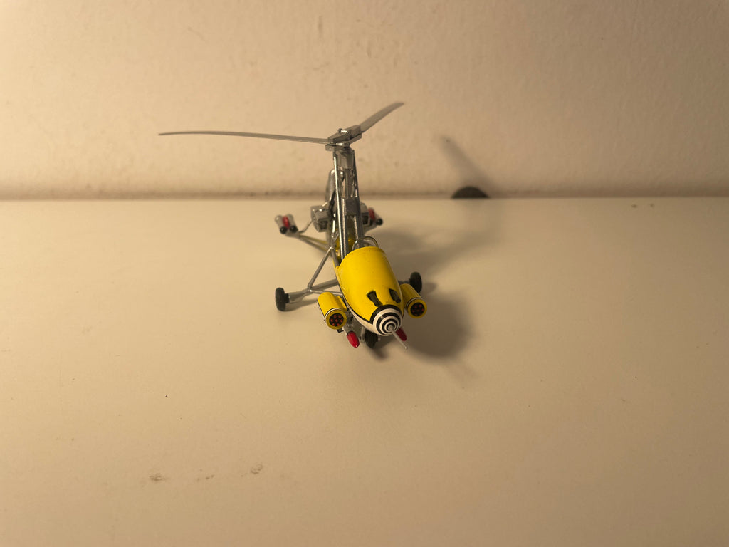 Gelber Gyrocopter - JAMES BOND - MAN LEBT NUR ZWEIMAL
