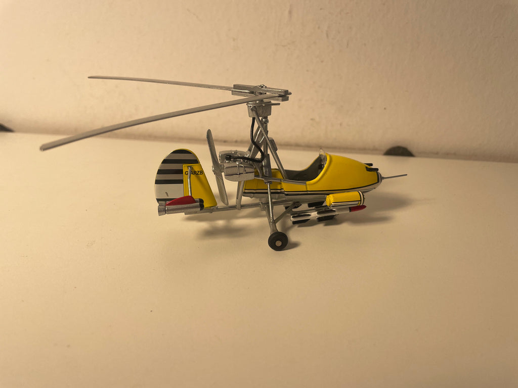 Gelber Gyrocopter - JAMES BOND - MAN LEBT NUR ZWEIMAL