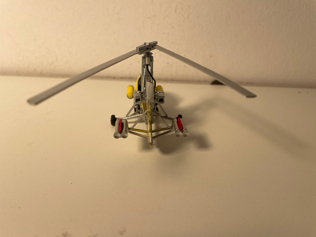 Gelber Gyrocopter - JAMES BOND - MAN LEBT NUR ZWEIMAL