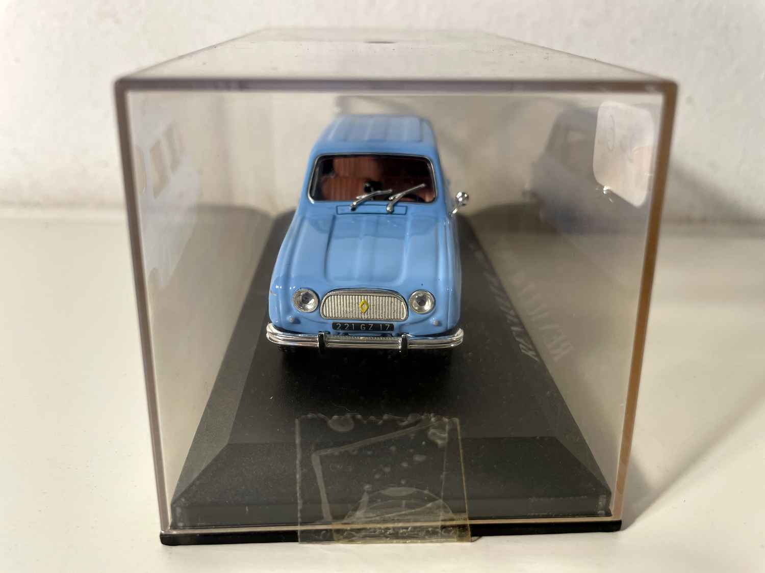 Renault 4L azzurra del 1962