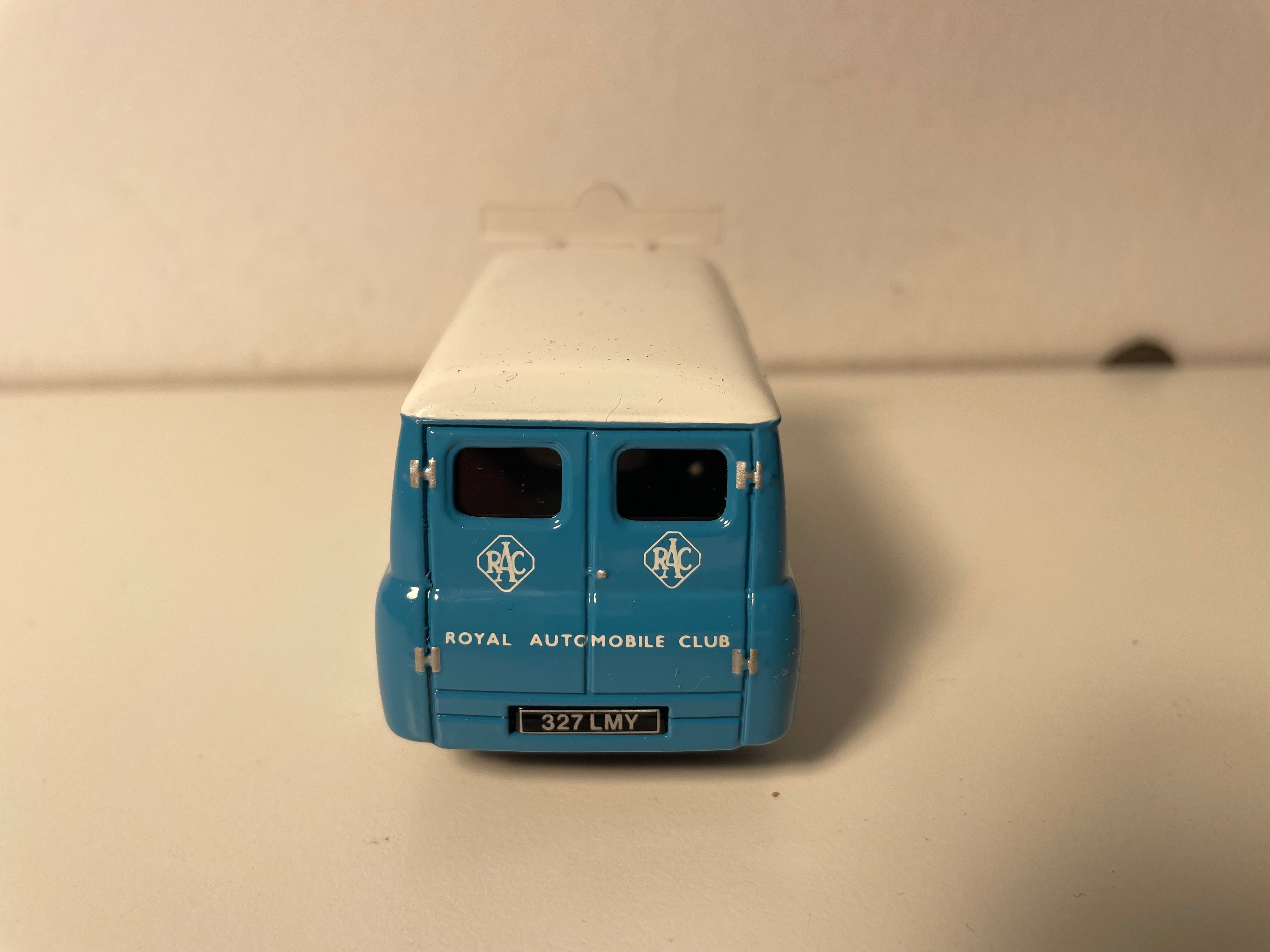 Morris J Van Blau und weißes Dach 'Radio Rescue - Royal Automobile Club - CORGI Referenz 96892