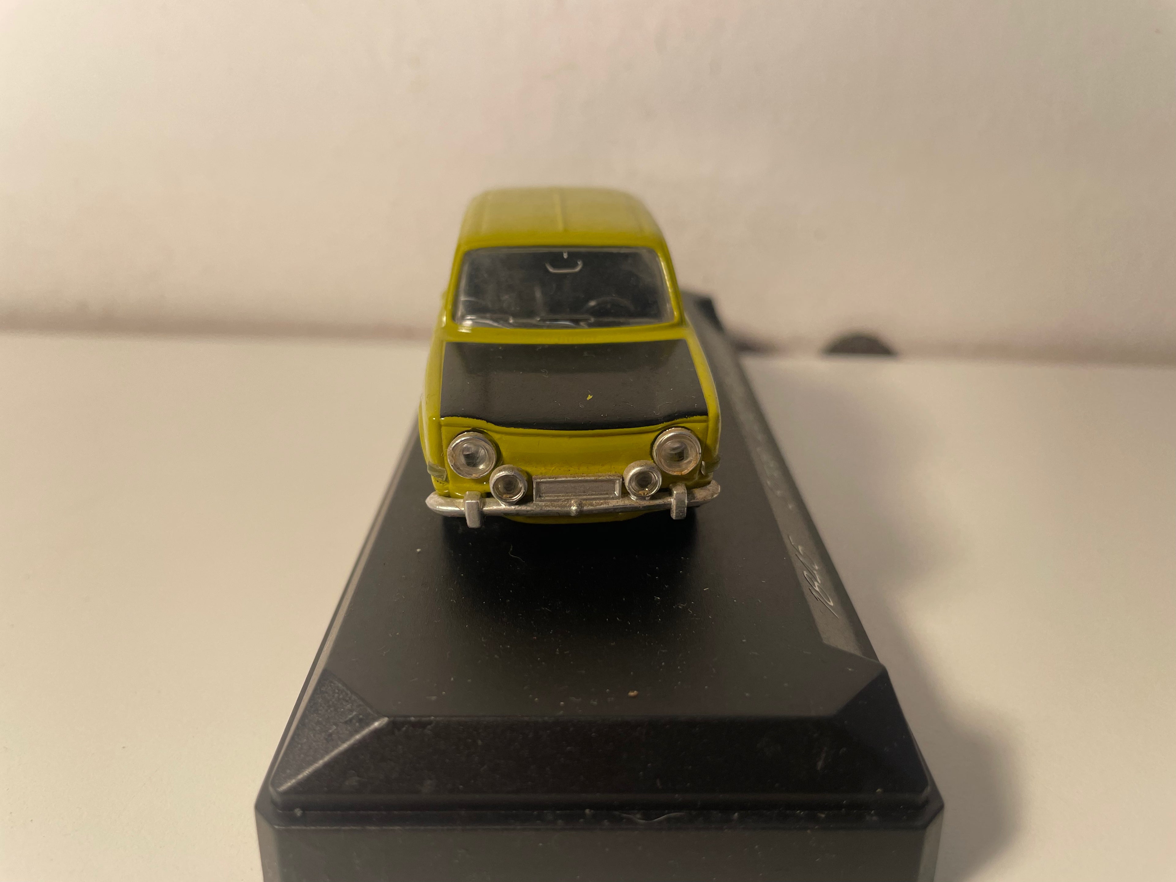 Simca 1000 rallye 2 giallo senape e nero (riferimento Solido 1845)